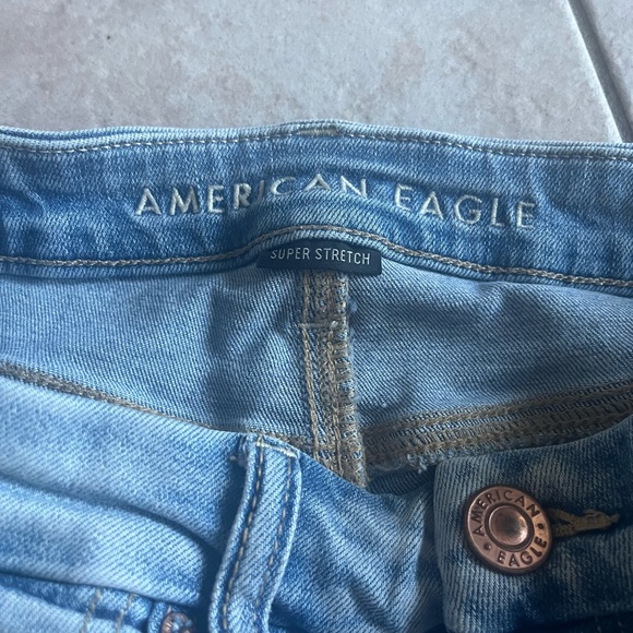 American Eagle curvy high rise shorts - Picture 3 of 6